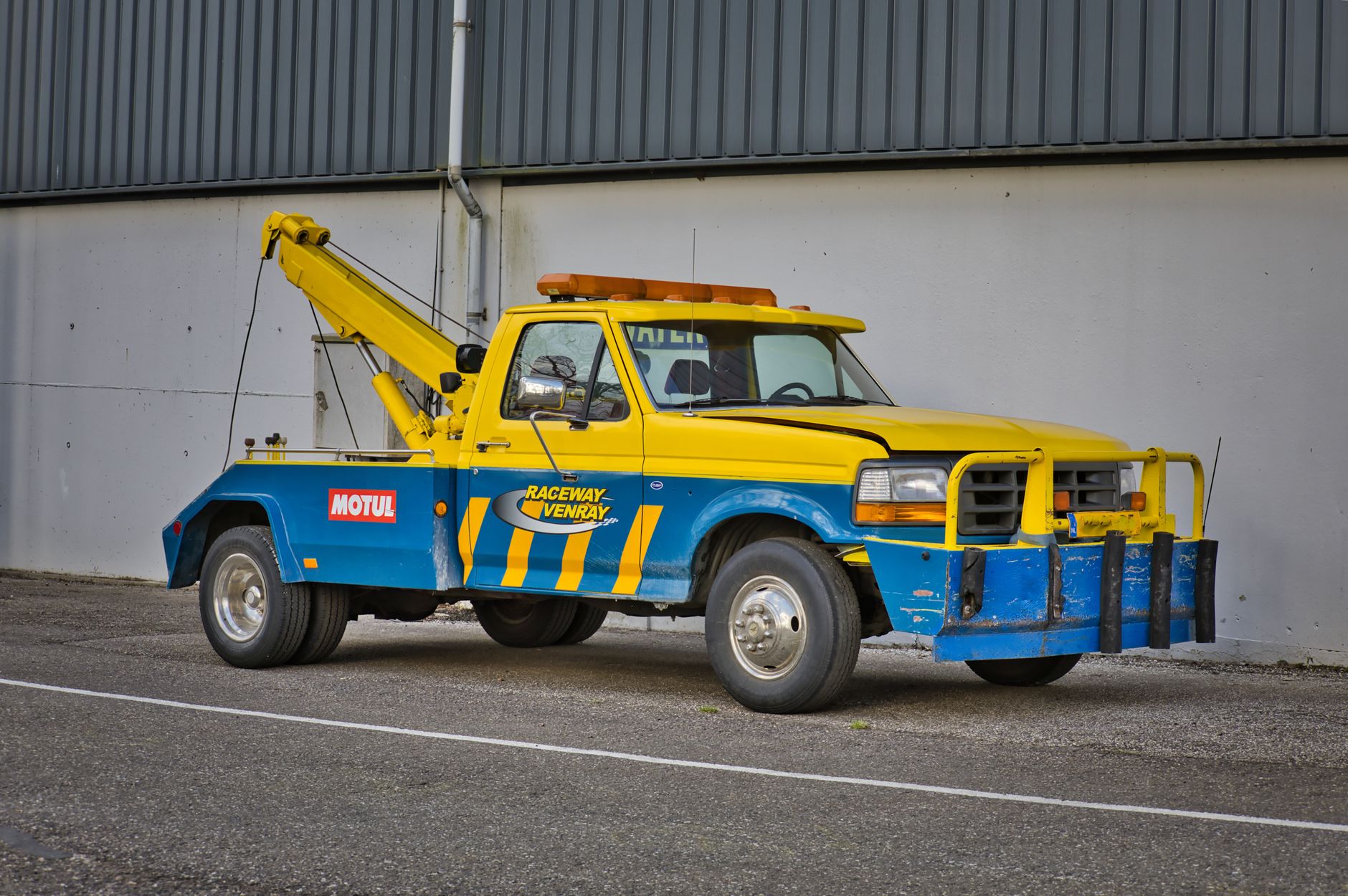 Remorquage voiture équipe à Hénin-Beaumont
